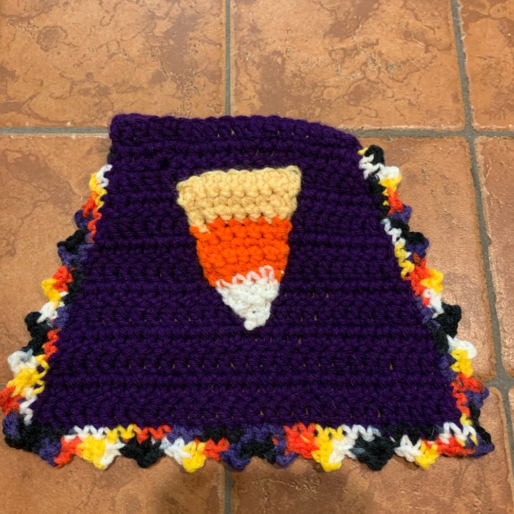Pet candy corn cape